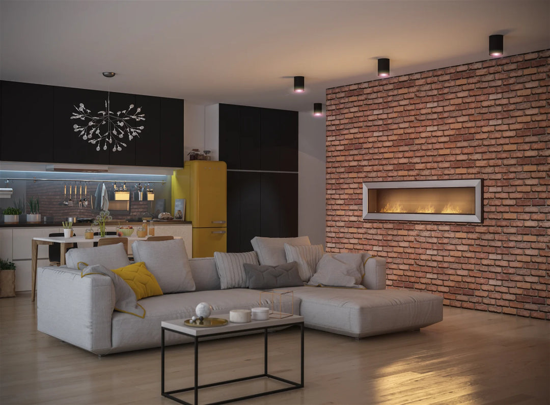 bioethanol-einbaukamin-frame-1800-weiss-simplefire-einbau-ethanolkamin-ziegelsteinwand-wohnzimmer-sofa-kueche